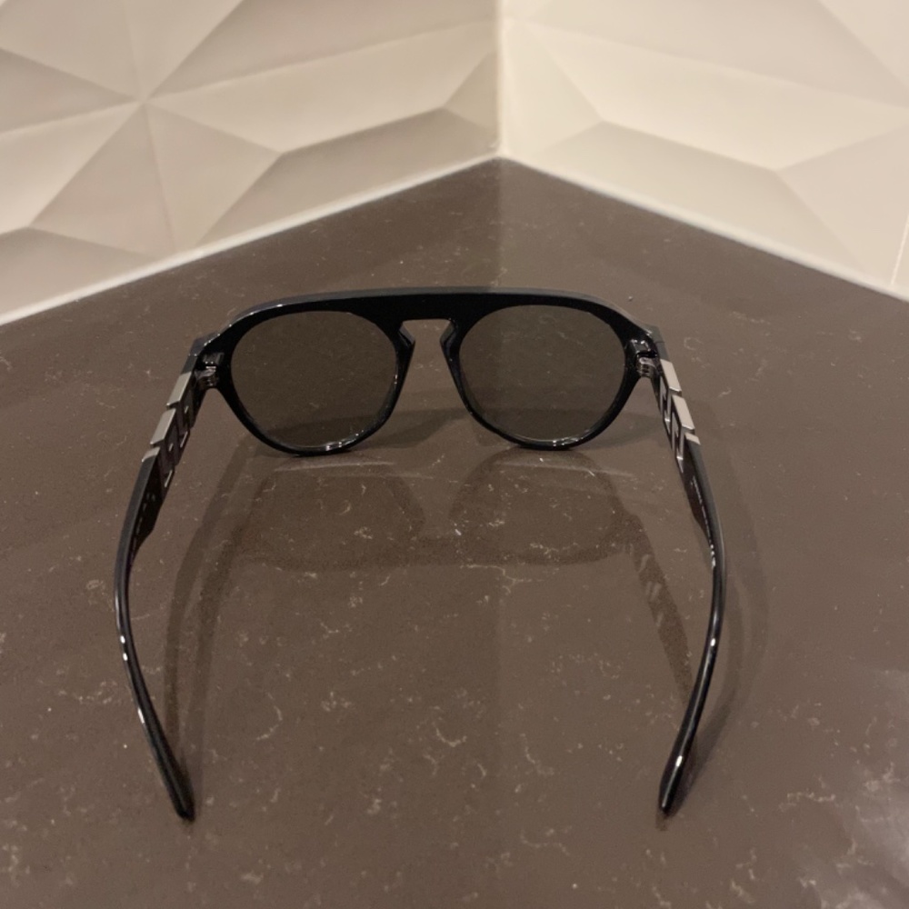VERSACE LOGO MONOGRAM SUNGLASSES - Picture 13 of 14